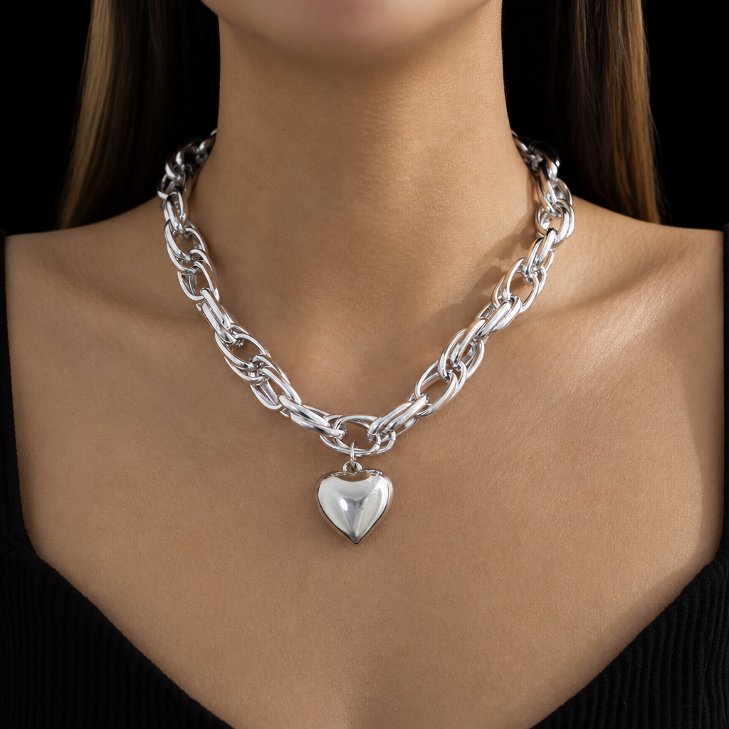 Cor Regina Necklace